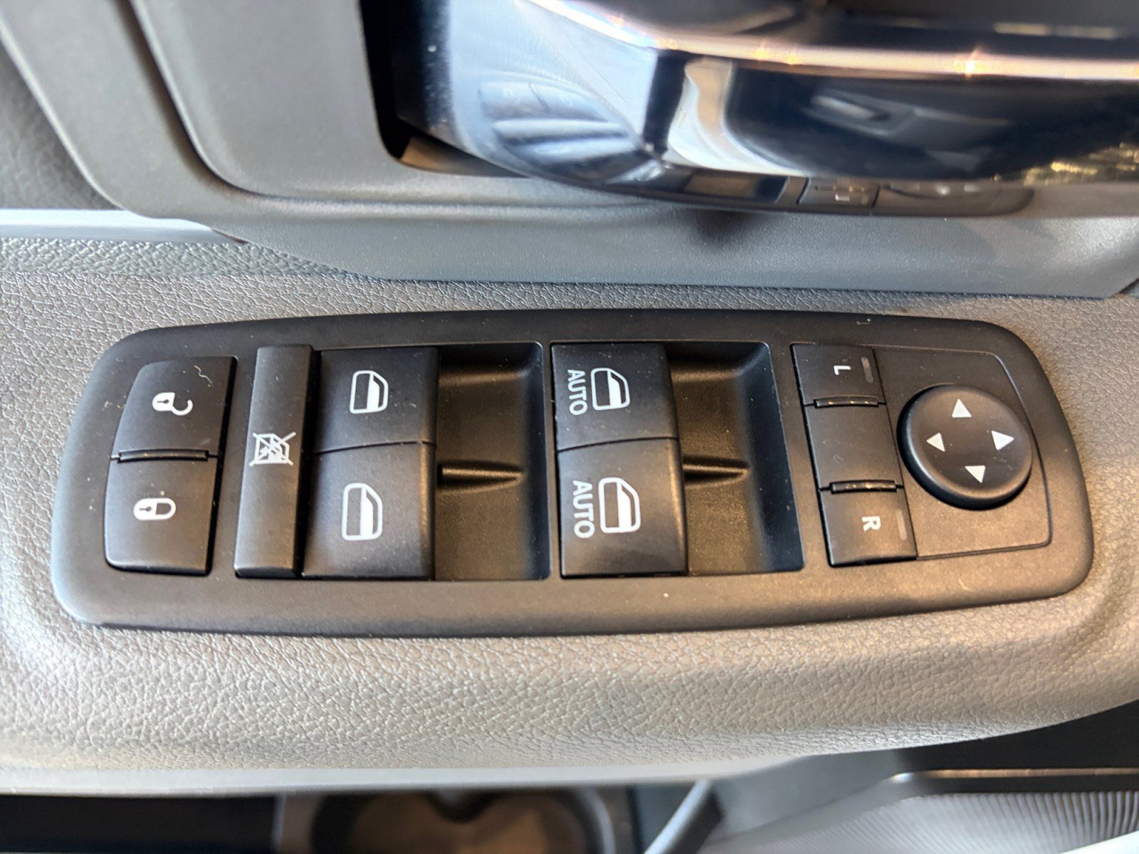 Used 2019 RAM 1500 Warlock w/ Electronics Group AWD/4WD image 13