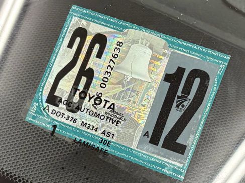 Used 2012 Toyota Camry LE image 13