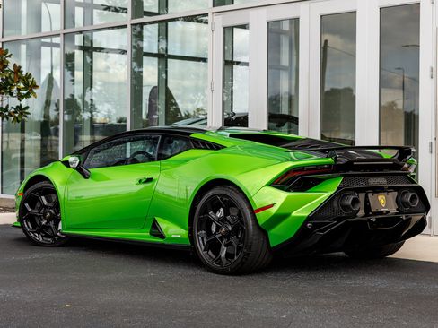 Used 2023 Lamborghini Huracan Tecnica image 16