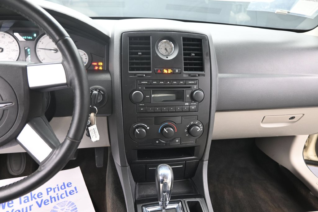 Used 2005 Chrysler 300 Touring w/ Sound Group RWD image 21