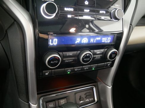 Used 2022 Subaru Ascent Limited w/ Technology Package AWD/4WD image 23