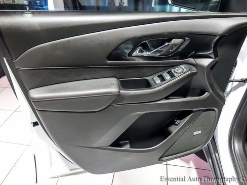 Used 2022 Chevrolet Traverse RS image 33