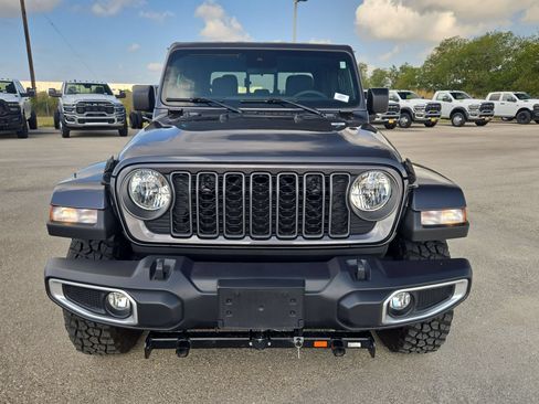 Used 2025 Jeep Gladiator Sport AWD/4WD image 8
