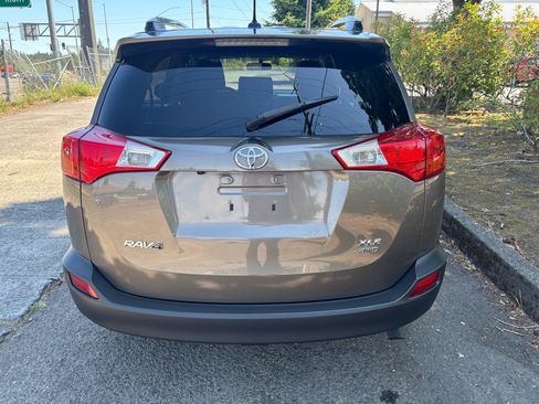 Used 2014 Toyota RAV4 XLE AWD/4WD image 27