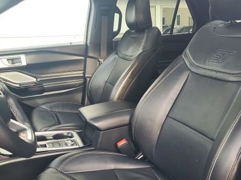 Used 2022 Ford Explorer ST w/ ST Street Pack image 17