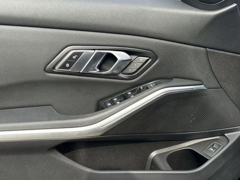 Used 2020 BMW 330i Sedan w/ Convenience Package image 25