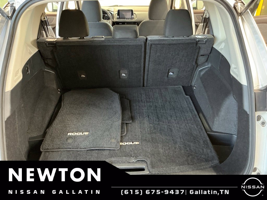 Used 2022 Nissan Rogue SV FWD image 18