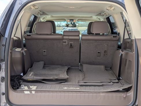 Used 2018 Lexus GX 460 Premium w/ Premium Package image 29