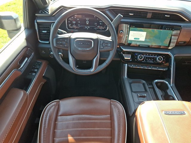 Used 2025 GMC Sierra 3500 Denali Ultimate AWD/4WD image 14