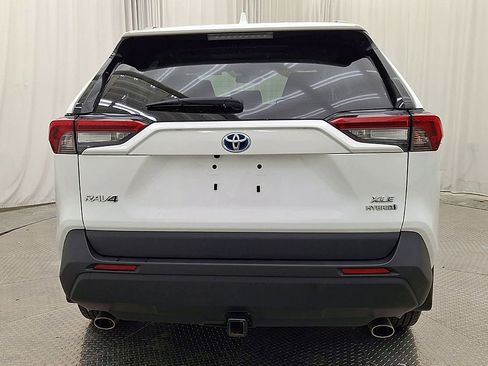 Certified 2022 Toyota RAV4 XLE w/ Convenience Package AWD/4WD image 4