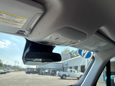 Used 2019 Jeep Renegade Latitude image 28