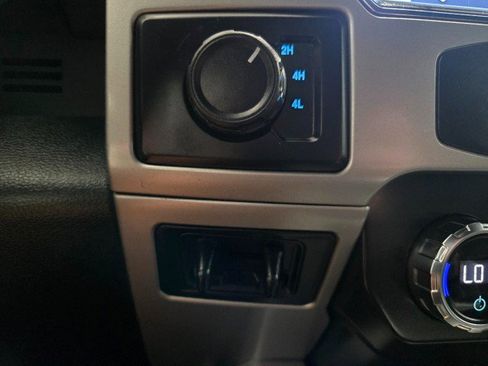 Used 2022 Ford F250 Lariat w/ Chrome Package image 48