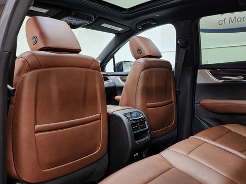 Used 2022 Cadillac XT5 Premium Luxury w/ Technology Package image 16