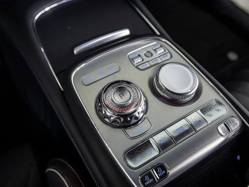 Used 2025 Genesis G90 3.5T image 38