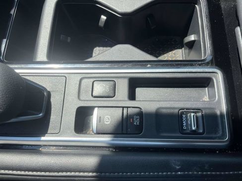 Used 2024 Nissan Pathfinder SV FWD image 24