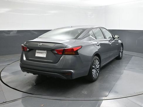 Used 2025 Nissan Altima 2.5 SV image 8