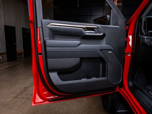 Used 2025 GMC Sierra 1500 Elevation image 36