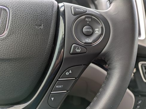 Used 2018 Honda Pilot Elite image 25