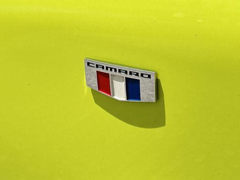 Used 2021 Chevrolet Camaro SS RWD image 11