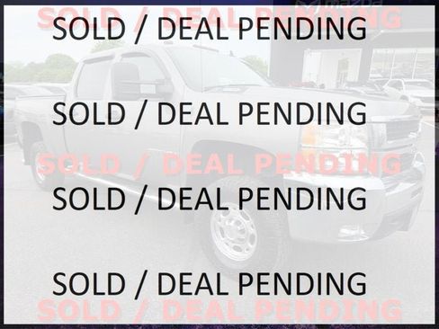 Used 2009 Chevrolet Silverado 2500 LT w/ Exterior Plus Package AWD/4WD image 1
