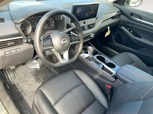 New 2025 Nissan Altima 2.5 SR w/ SR Premium Package image 17
