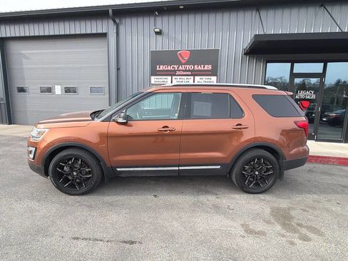 Used 2017 Ford Explorer XLT w/ Equipment Group 202A image 2