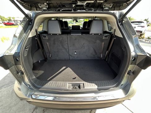 Used 2026 Toyota Highlander XLE AWD/4WD image 27