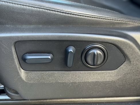 Used 2022 GMC Sierra 2500 SLT w/ SLT Premium Package image 21