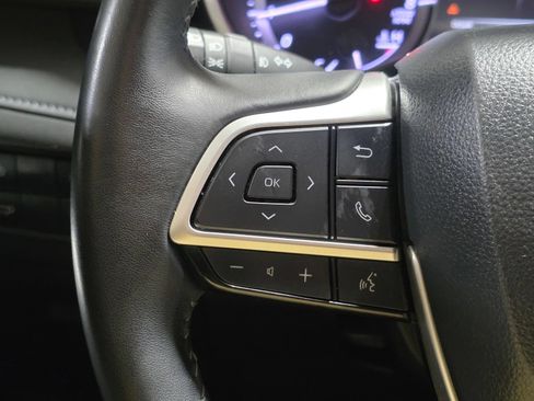 Used 2023 Toyota Highlander XLE FWD image 32