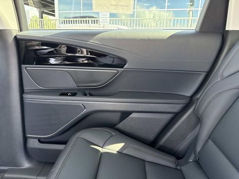 New 2026 Lincoln Nautilus Premier AWD/4WD image 15