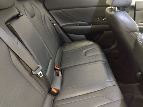 Used 2023 Hyundai Elantra Limited image 19