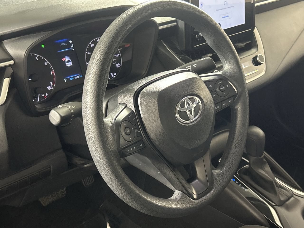 Used 2025 Toyota Corolla LE FWD image 14