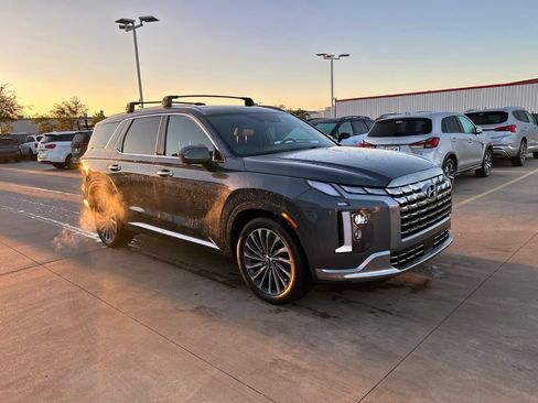 Used 2025 Hyundai Palisade Calligraphy AWD/4WD image 4