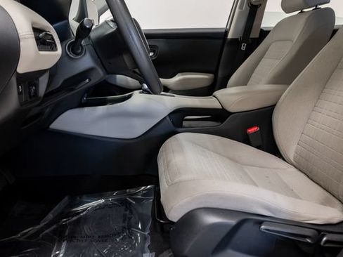 Used 2024 Honda HR-V LX image 11