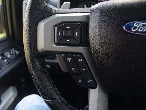 Used 2017 Ford F150 Raptor w/ Equipment Group 801A Mid image 6