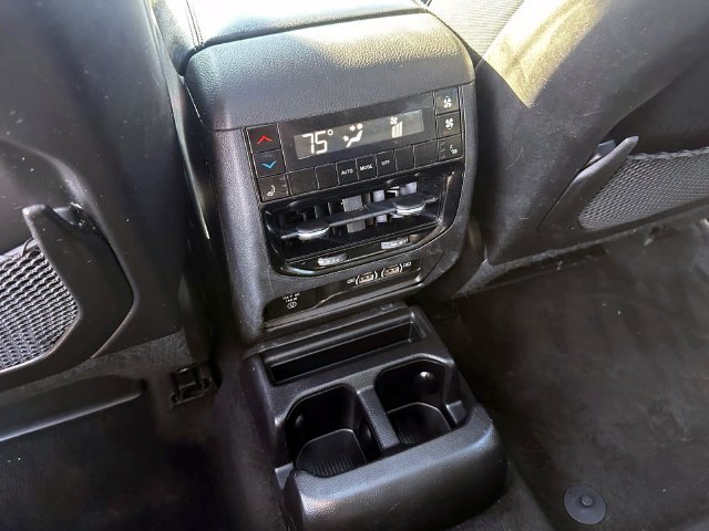 Used 2023 Jeep Grand Cherokee L Limited AWD/4WD image 12