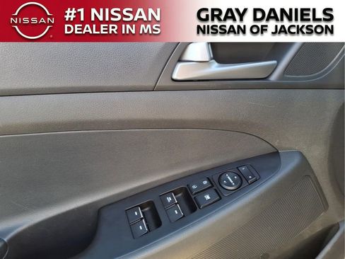 Used 2016 Hyundai Tucson Limited w/ Option Group 03 FWD image 12