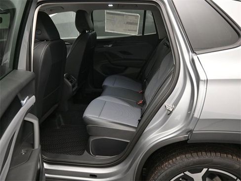 New 2026 Volkswagen Tiguan SE image 11