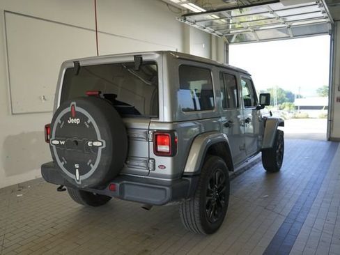 Used 2020 Jeep Wrangler Unlimited Sahara AWD/4WD image 13