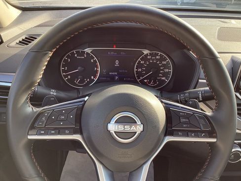 Used 2025 Nissan Altima 2.5 SR AWD/4WD image 25
