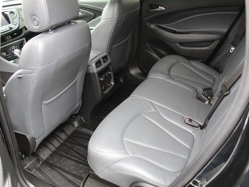 Used 2020 Buick Envision Essence image 7