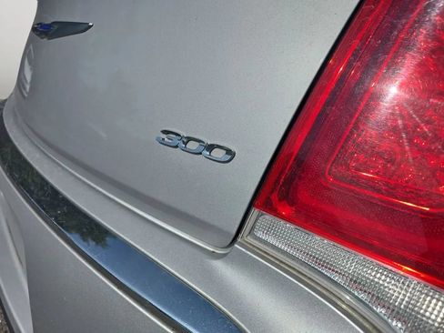 Used 2020 Chrysler 300 Limited RWD image 28