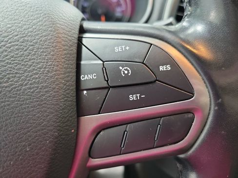 Used 2020 Jeep Cherokee Latitude Plus w/ Cold Weather Group AWD/4WD image 36