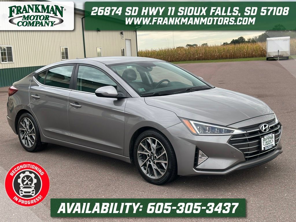 Used 2020 Hyundai Elantra Limited w/ Cargo Package (C1) FWD image 1
