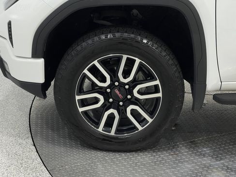 Used 2022 GMC Sierra 1500 AT4 w/ AT4 Premium Package AWD/4WD image 34