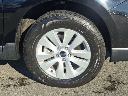 Used 2018 Subaru Outback 2.5i Premium image 8