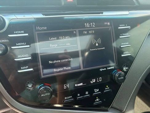 Used 2020 Toyota Camry XSE FWD image 21
