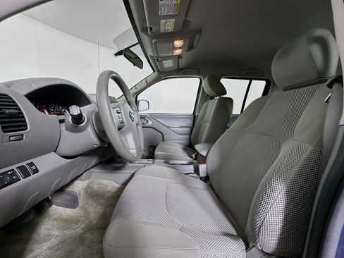 Used 2018 Nissan Frontier SV image 13