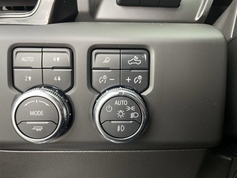 Used 2024 GMC Sierra 2500 AT4 w/ AT4 Premium Plus Package AWD/4WD image 28