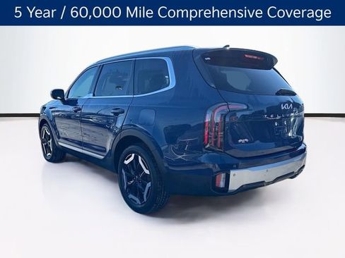 Used 2023 Kia Telluride EX w/ EX Captain's Chair Package image 5
